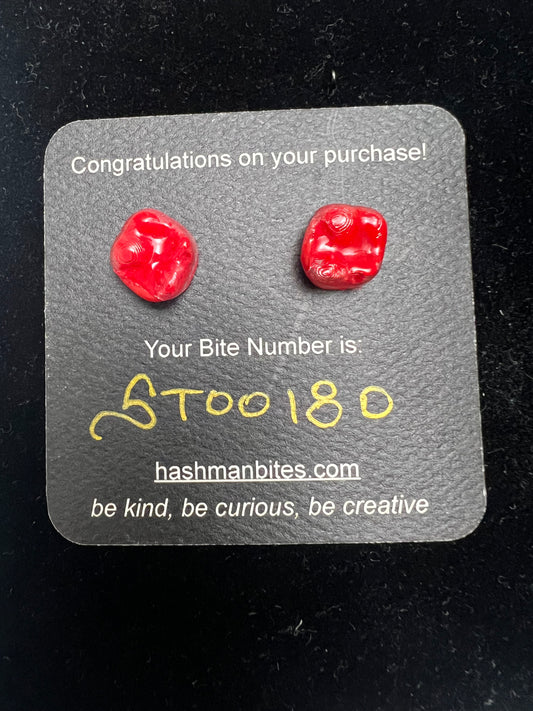 Red Studs (Pair) - ST00180