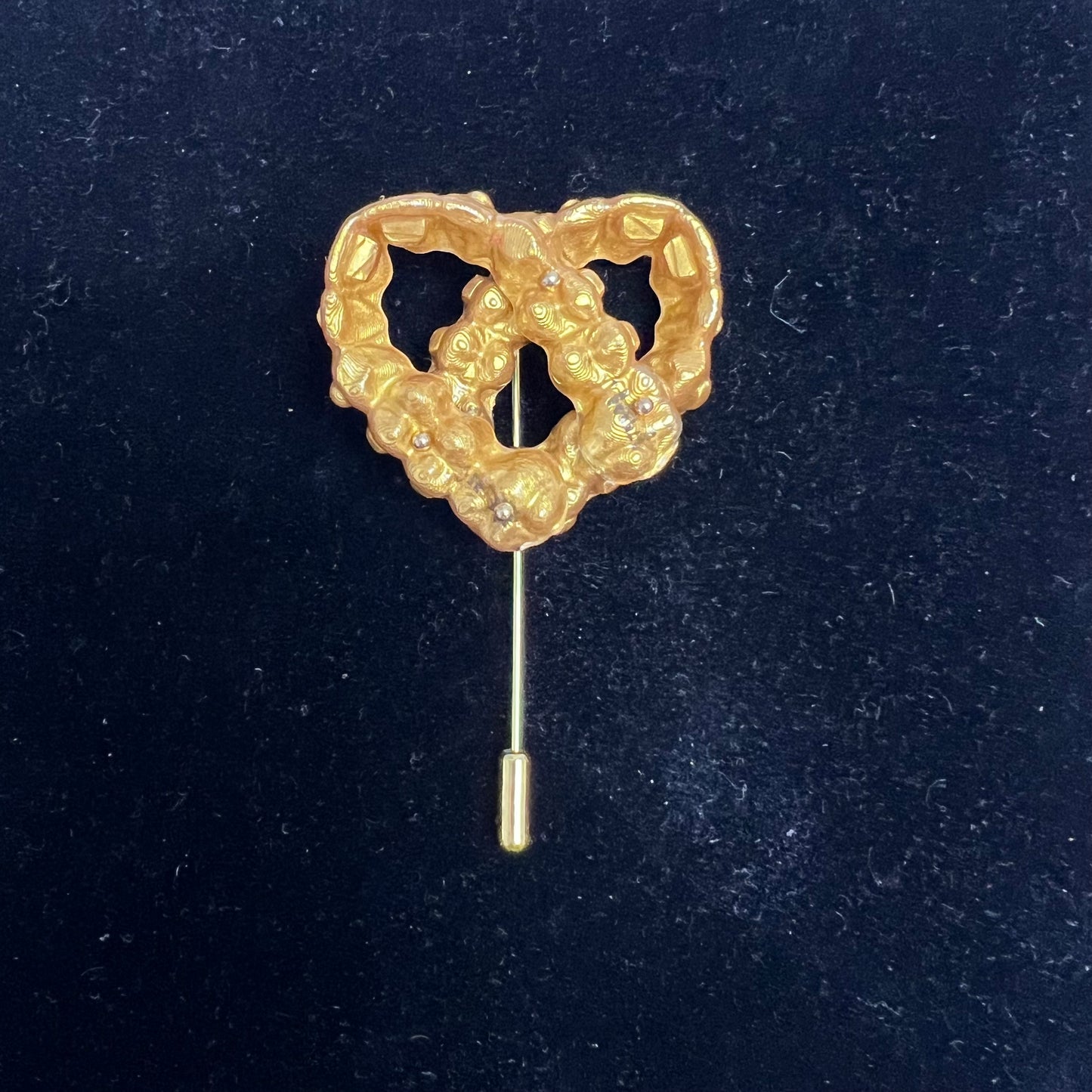 Gold Lapel Pin - ST00414