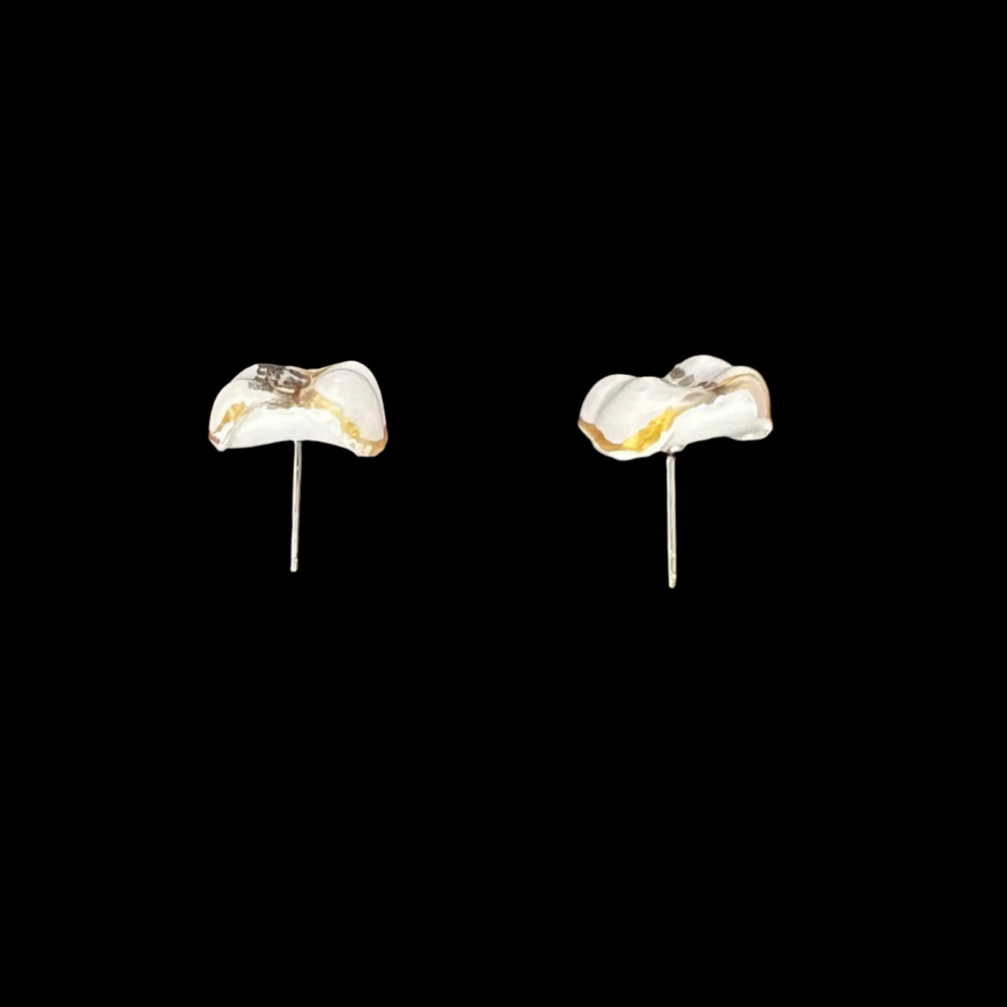 White & Gold Stud Earrings - FB00301