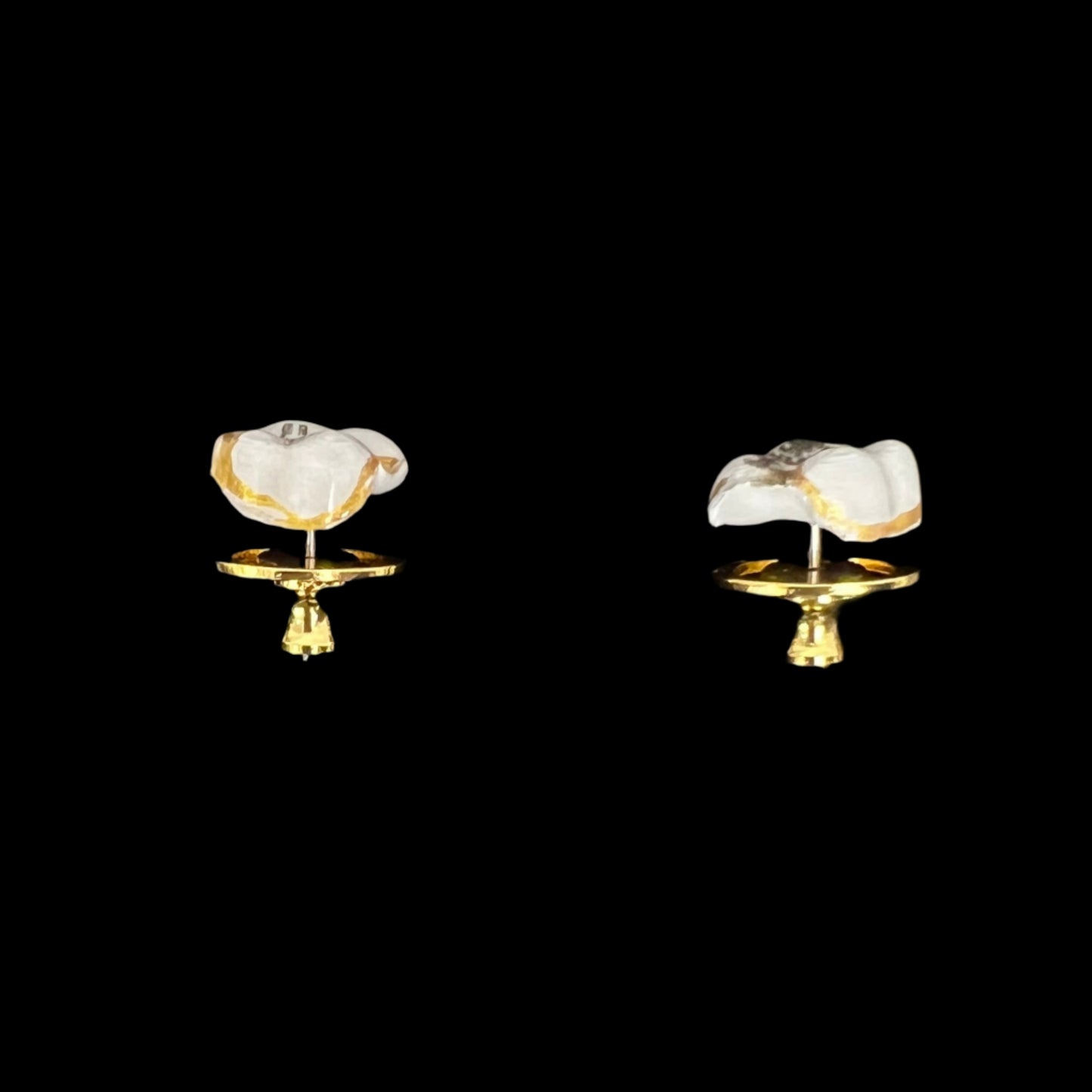White & Gold Stud Earrings - FB00301
